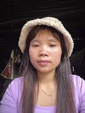 Snapshot of Ngoc-bbi chatting on May 22, 3:35 am Ngoc-bbi online show from May 22, 3:35 am