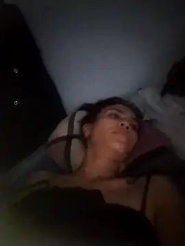 dulcelatin21 online show from November 28, 9:39 pm