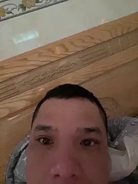 letruong6879 online show from April 5, 10:23 am