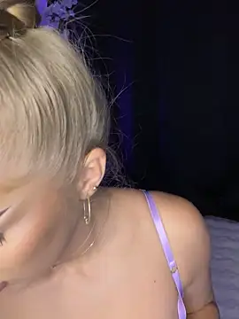 AubrieleRouj1 online show from September 30, 3:50 pm