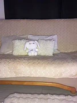 AubrieleRouj1 online show from April 13, 4:56 pm