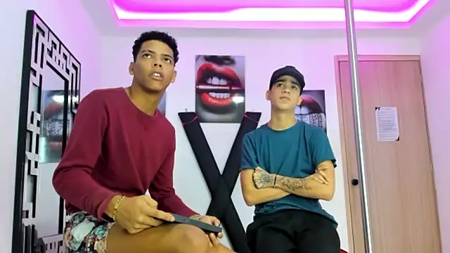 PRETTY FEM online show from October 19, 1:23 pm