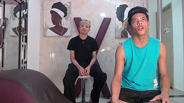 Snapshot of PRETTY_FEM chatting on July 31, 1:49 am PRETTY FEM online show from July 31, 1:49 am
