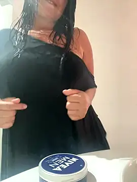 Snapshot of Mayra_milk chatting on October 15, 7:14 pm Mayra milk online show from October 15, 7:14 pm