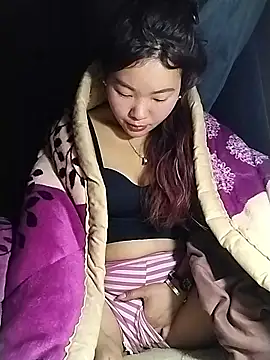 lylylove online show from January 11, 9:09 pm