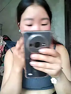 lylylove online show from June 22, 1:29 am