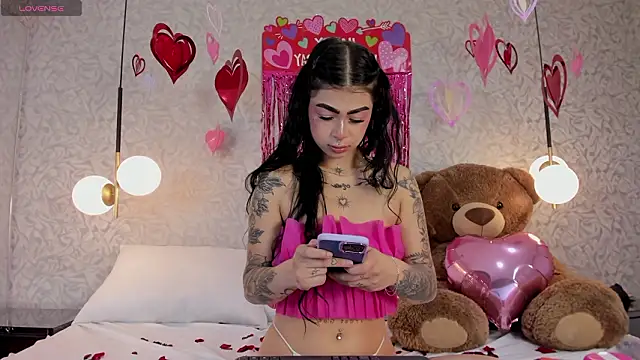 Snapshot of skailyn_angels chatting on February 15, 1:57 am skailyn angels online show from February 15, 1:57 am