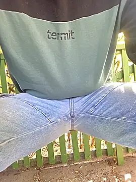 Snapshot of ZeoNVi chatting on April 14, 3:01 am ZeoNVi online show from April 14, 3:01 am