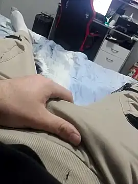 Snapshot of durellosbrodolone chatting on February 26, 1:32 pm durellosbrodolone online show from February 26, 1:32 pm