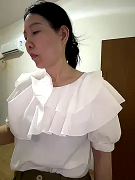 xiiuuff18 online show from September 30, 11:48 am