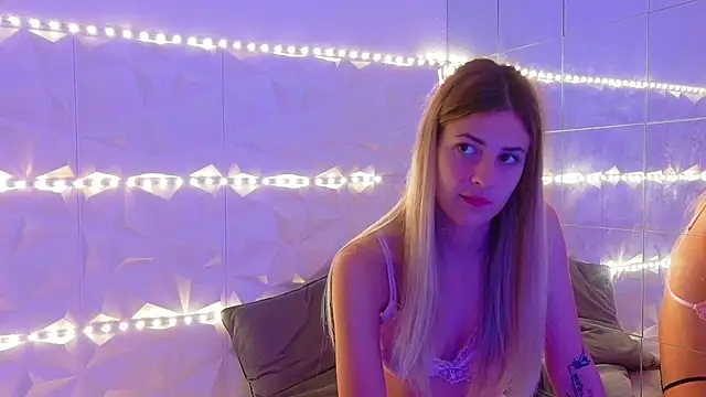 Aishha  online show from September 10, 5:18 am