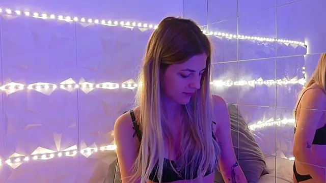 Aishha  online show from September 15, 5:29 am