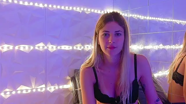 Aishha  online show from September 17, 5:20 am