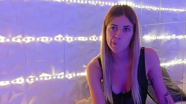 Aishha  online show from September 23, 4:59 am