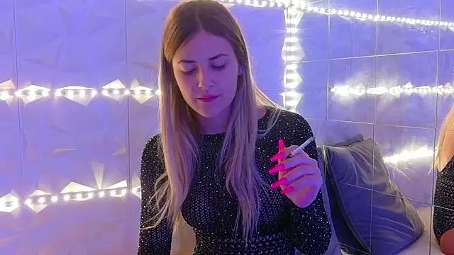 Aishha  online show from September 26, 5:00 am