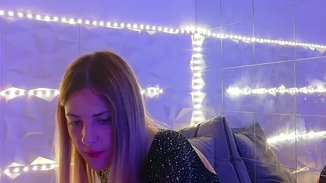 Aishha  online show from October 3, 5:15 am