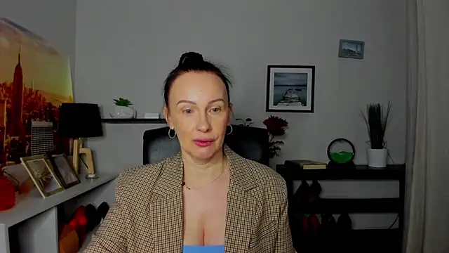 Velvet Jasmine online show from October 23, 5:29 am