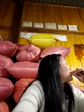 Snapshot of miss-su chatting on February 17, 2:19 am miss-su online show from February 17, 2:19 am