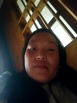 miss-su online show from March 17, 8:06 am