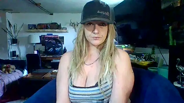 cutiekayls online show from July 2, 8:04 pm