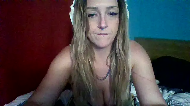 cutiekayls online show from July 14, 9:47 am