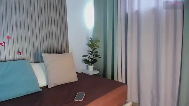 HelenaCole- online show from February 14, 1:41 pm