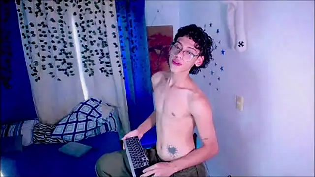 Thedoll ethan7 online show from March 19, 10:25 pm