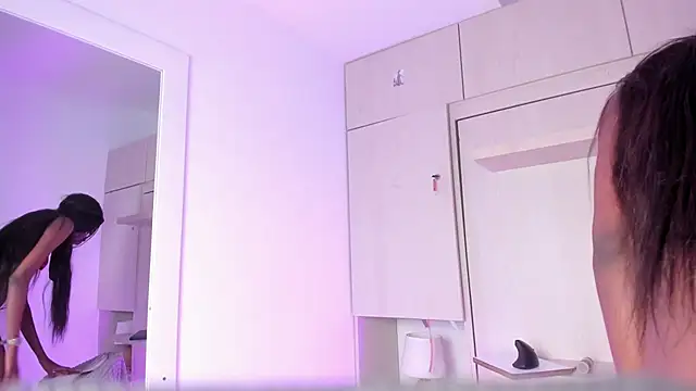 Stefannyevans  online show from March 6, 1:18 pm