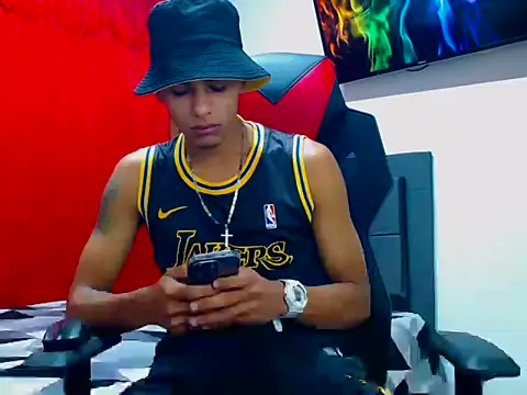 cristian tayron1 online show from July 4, 11:11 pm