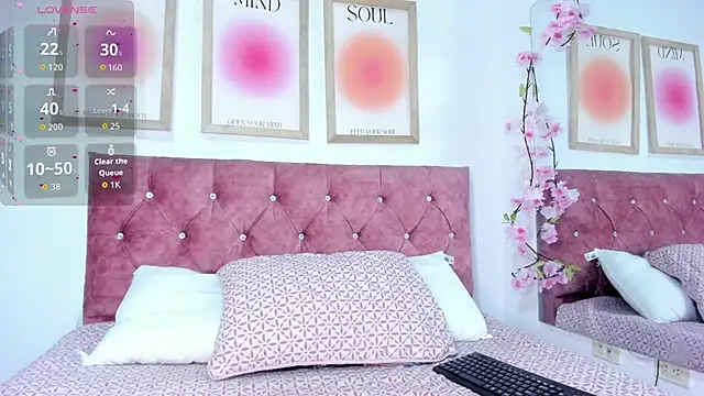 GabiHills online show from December 15, 7:18 pm