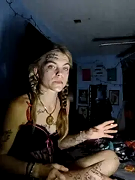 ittybittymeryssa online show from May 24, 9:03 am