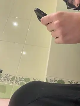 Snapshot of Dickii21 chatting on September 27, 8:41 am Dickii21 online show from September 27, 8:41 am