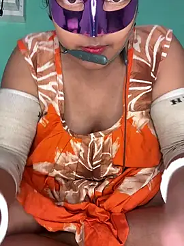 mimi87hoty online show from February 1, 5:00 pm