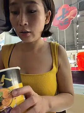 A girla online show from May 25, 2:34 pm