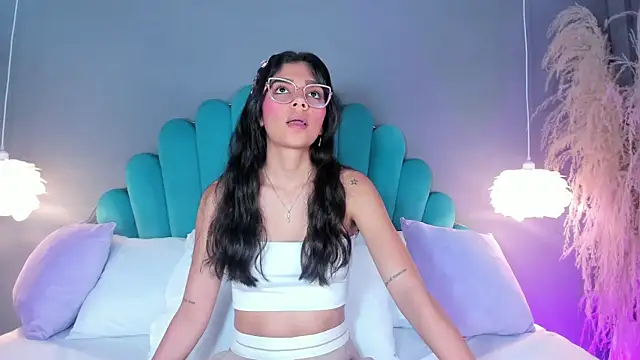 AlassiaHocthner online show from October 15, 11:43 am