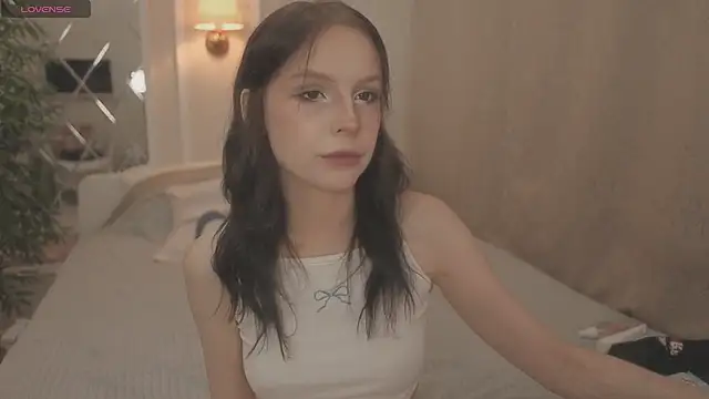 Snapshot of claire_bennett chatting on September 13, 10:53 pm claire bennett online show from September 13, 10:53 pm