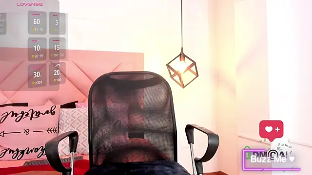 lia harper  online show from April 7, 5:46 pm