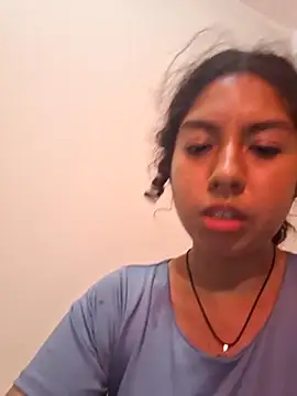 Syndel23 online show from May 5, 3:47 am