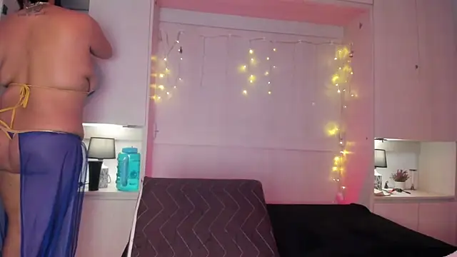 VickyRuiz  online show from February 5, 12:43 pm