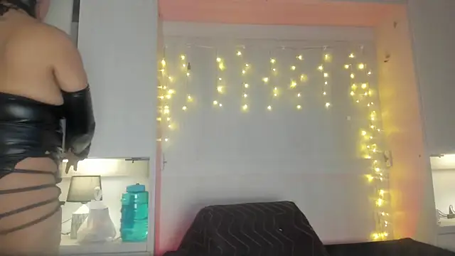 Snapshot of VickyRuiz_ chatting on April 6, 7:37 pm VickyRuiz online show from April 6, 7:37 pm