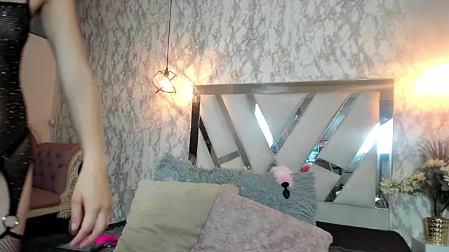 Snapshot of Candy_Hott7 chatting on February 15, 8:05 pm Candy Hott7 online show from February 15, 8:05 pm