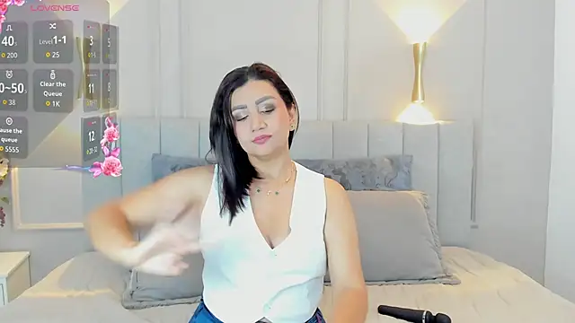 victoria bourne online show from November 8, 7:12 pm