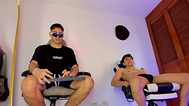 sotooliver3 online show from September 21, 7:15 pm