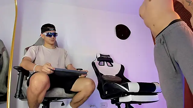 sotooliver3 online show from September 26, 8:24 pm