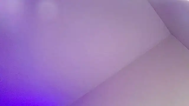 mia yireth online show from May 18, 1:56 am