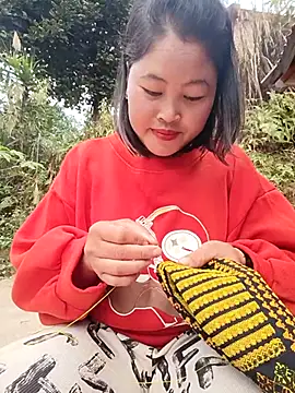 maycuc123 online show from December 15, 12:37 am