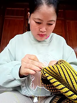 maycuc123 online show from January 10, 1:40 am