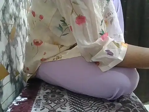 Roshani hoty online show from March 17, 9:45 am