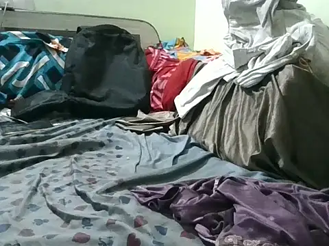 Roshani hoty online show from April 16, 5:14 pm