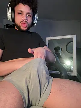 Snapshot of Troydaddy578 chatting on February 26, 6:45 am Troydaddy578 online show from February 26, 6:45 am